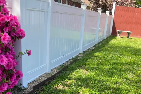 Vinyl Fence service contractor